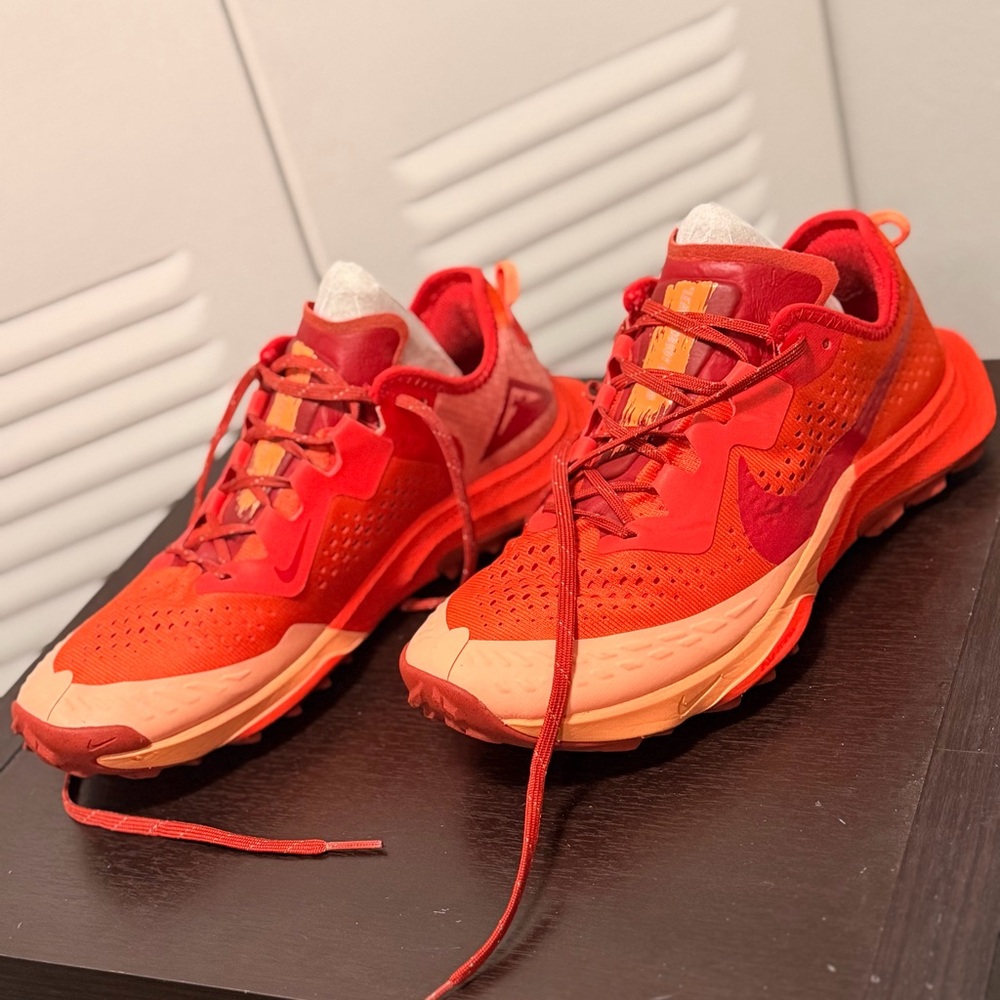 Nike Air Zoom Terra Kiger 7 In Red and Orange Size 7.5